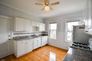 Main picture of 1750 N Shore Rd