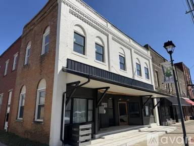 Main picture of 14 W Main St