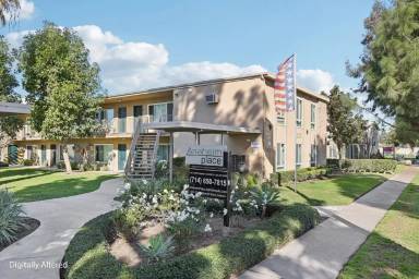 Main picture of 1225 N Dresden Pl