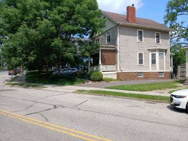 Main picture of 2461 Fairview Ave