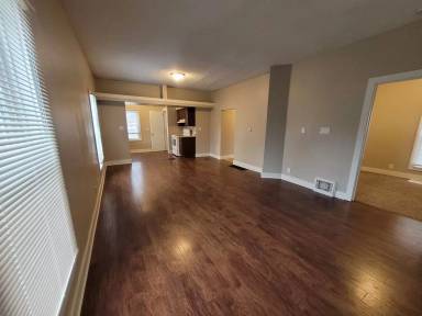 Main picture of 2300 Lyon St