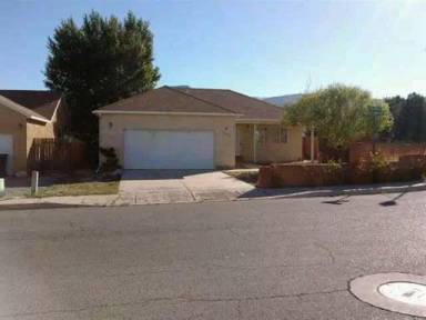 Main picture of 1046 N Cedar Blvd