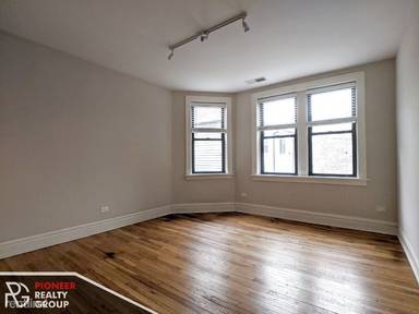 Main picture of 2229 W Wilson Ave