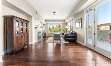 Main picture of 2200 S University Blvd