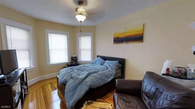 Main picture of 330 Beacon St