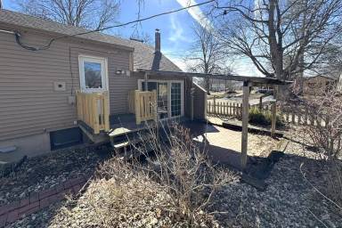 Main picture of 1211 S 3rd St