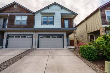 Main picture of 100 N 42nd Pl