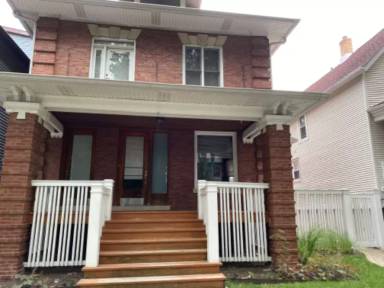 Main picture of 2525 N Saint Louis Ave