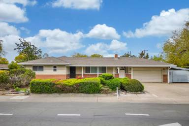 Main picture of 1020 Seamas Ave