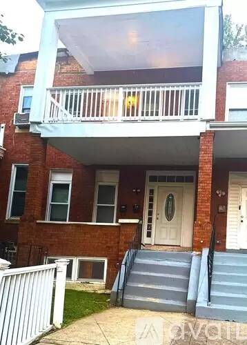 Main picture of 2448 Lakeview Ave