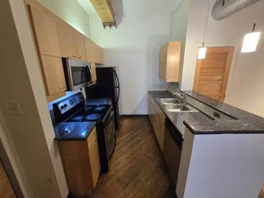 Main picture of 1318 W Broad St