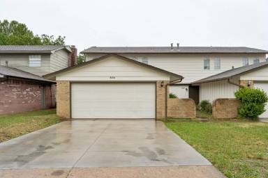 Main picture of 8514 Candlewood Dr