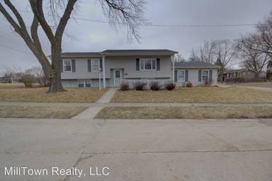 Main picture of 2130 Maplecrest Rd