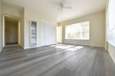 Main picture of 935 Solano Ave
