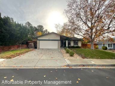 Main picture of 3250 Burgundy Dr