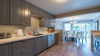 Main picture of 754 16th Ave