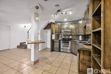 Main picture of 4439 E Wood St