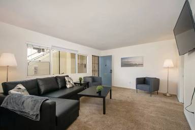 Main picture of 1067 Grand Ave