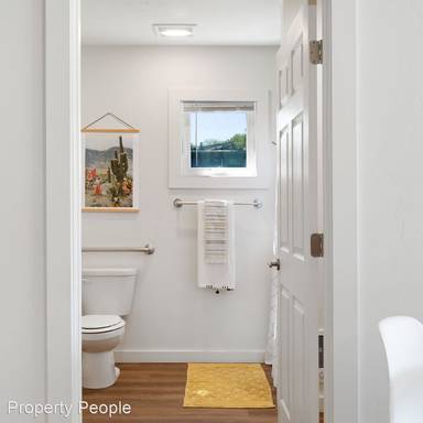 Main picture of 10028 W Shields Ave