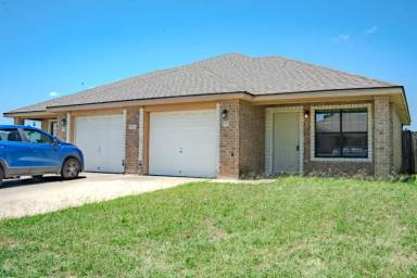 Main picture of 301 Cedar Ridge Dr