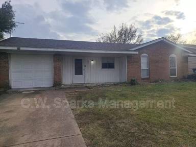 Main picture of 852 Harvard Ln