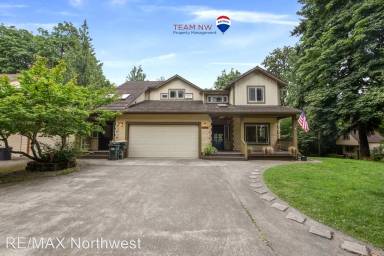 Main picture of 2347 48th Ave SW