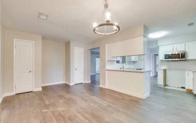 Main picture of 6241 Cranberry Ln E