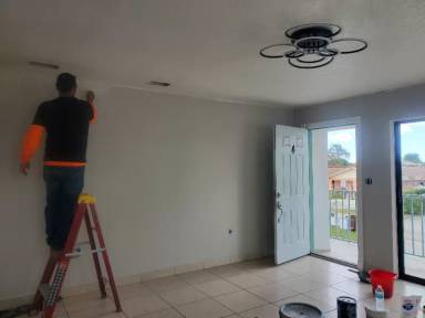 Main picture of 1551 W 43rd Pl
