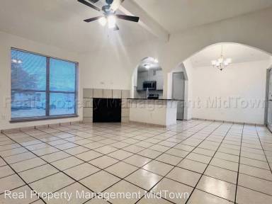Main picture of 614 Red Coat Ln