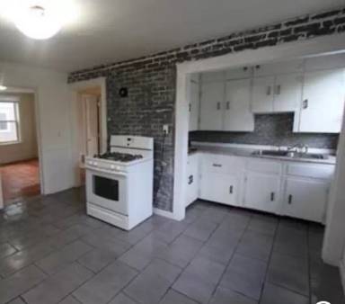 Main picture of 71 Peck St