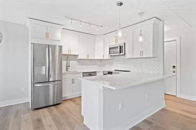 Main picture of 100 Windermere Ave