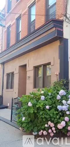 Main picture of 515 Manila Ave