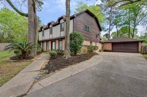 Main picture of 1003 Larks Trace Ln