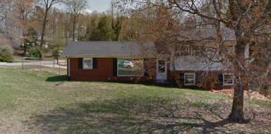 Main picture of 204 Forestway Dr