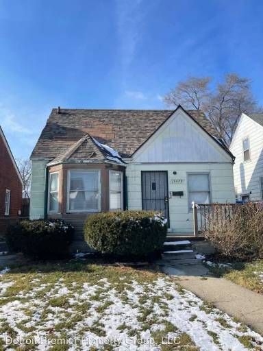 Main picture of 19479 Helen St