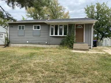 Main picture of 846 SE Eastgate Dr