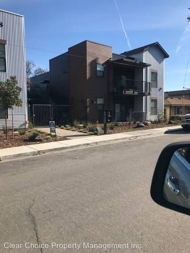 Main picture of 3548 Oak St