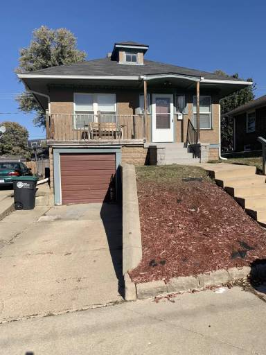 Main picture of 2556 Vane St