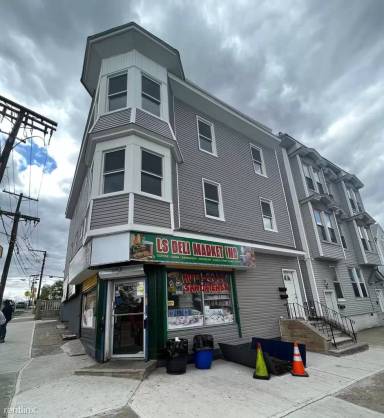 Main picture of 175 Elizabeth Ave
