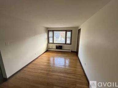 Main picture of 372 Park St