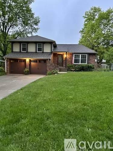 Main picture of 3012 NW Bristol Ct