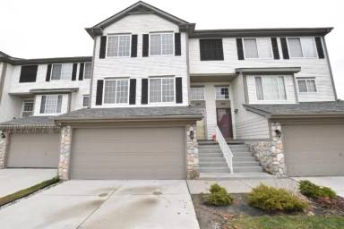 Main picture of 253 Oak Ridge Dr