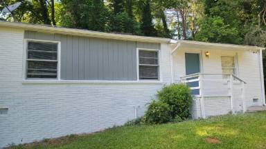 Main picture of 2225 Swallow Cir SE