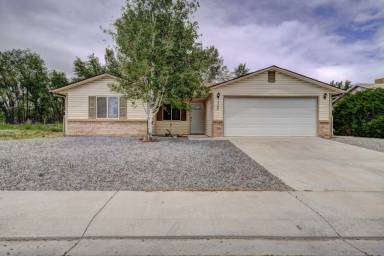 Main picture of 3286 Point Ave