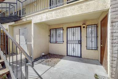 Main picture of 225 Figueroa St NE