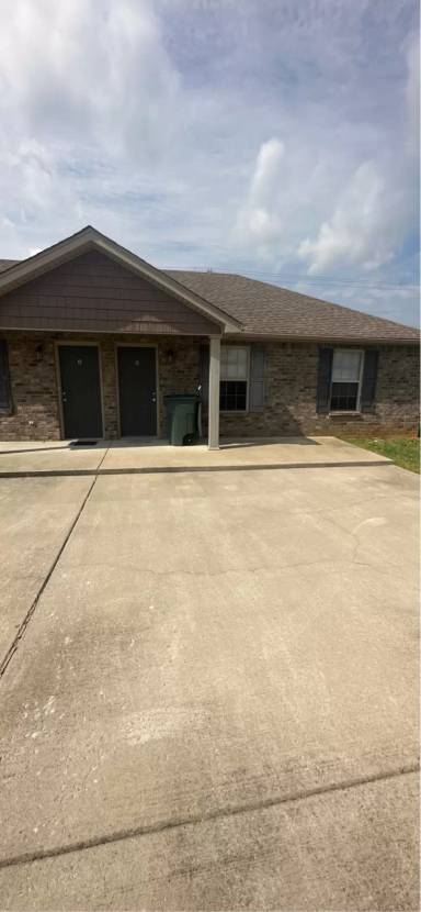 Main picture of 107 Ezra Ct