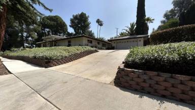 Main picture of 1575 Franklin Ave