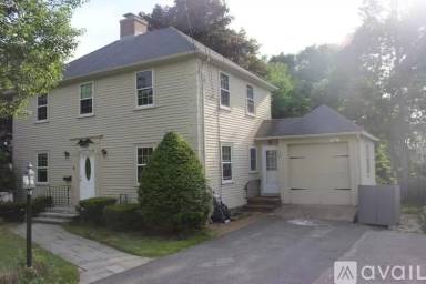 Main picture of 8 Park Ave