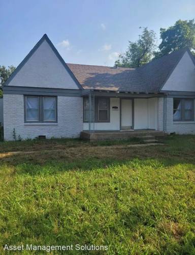 Main picture of 811 W 1st St