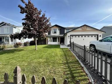 Main picture of 2021 Dilley Ave